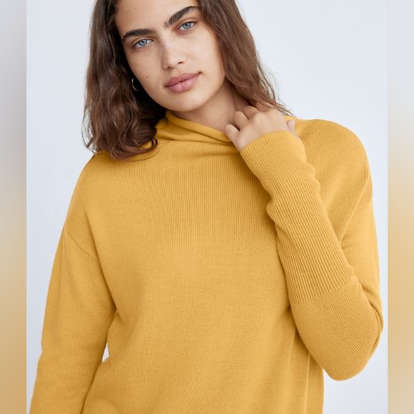 Aritzia sweater - Picture 2 of 3